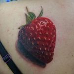 фото тату клубника 10.04.2019 №012 - strawberry tattoo - tattoo-photo.ru