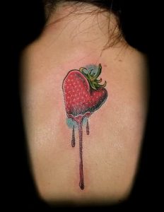 фото тату клубника 10.04.2019 №024 - strawberry tattoo - tattoo-photo.ru