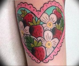 фото тату клубника 10.04.2019 №222 - strawberry tattoo - tattoo-photo.ru