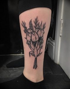 фото тату тюльпан идея рисунка 06.04.2019 №014 - tulip tattoo - tattoo-photo.ru