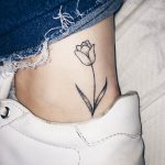 фото тату тюльпан 06.04.2019 №017 - tattoo tulip - tattoo-photo.ru