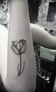 фото черный тюльпан тату 06.04.2019 №015 - black tulip tattoo - tattoo-photo.ru