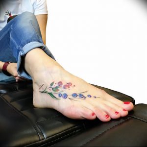 Фото тату цветок колокольчики 15.04.2019 №048 - ideas flower bells tattoo - tattoo-photo.ru