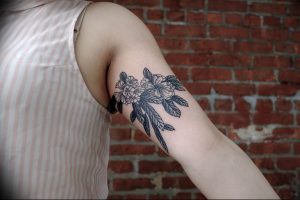 Фото тату цветок колокольчики 15.04.2019 №051 - ideas flower bells tattoo - tattoo-photo.ru