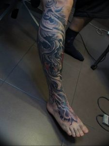 фото биомеханика тату на ноге 06.04.2019 №015 - biomechanics of a tattoo - tattoo-photo.ru