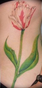 фото вариант тату цветок тюльпана 06.04.2019 №003 - tulip tattoo - tattoo-photo.ru