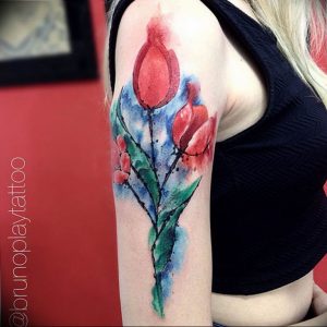 фото вариант тату цветок тюльпана 06.04.2019 №010 - tulip tattoo - tattoo-photo.ru