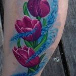 фото вариант тату цветок тюльпана 06.04.2019 №032 - tulip tattoo - tattoo-photo.ru