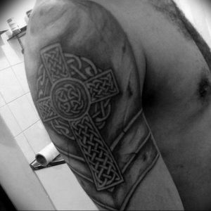 фото кельтский оберег тату 03.04.2019 №008 - celtic amulet tattoo - tattoo-photo.ru