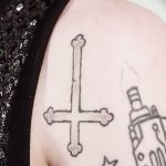 фото крест оберег тату 03.04.2019 №006 - cross charm tattoo - tattoo-photo.ru