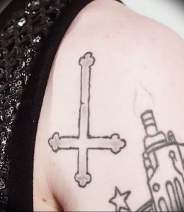 фото крест оберег тату 03.04.2019 №006 - cross charm tattoo - tattoo-photo.ru