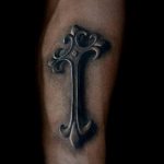 фото крест оберег тату 03.04.2019 №012 - cross charm tattoo - tattoo-photo.ru