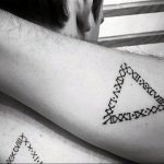 фото маленькие тату обереги 03.04.2019 №021 - small tattoos amulets - tattoo-photo.ru