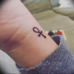 фото маленькие тату обереги 03.04.2019 №023 - small tattoos amulets - tattoo-photo.ru