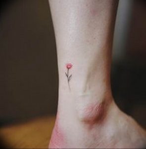 фото мини тату тюльпан 06.04.2019 №012 - mini tattoo tulip - tattoo-photo.ru