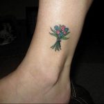 фото мини тату тюльпан 06.04.2019 №014 - mini tattoo tulip - tattoo-photo.ru