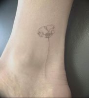 фото мини тату тюльпан 06.04.2019 №026 — mini tattoo tulip — tattoo-photo.ru