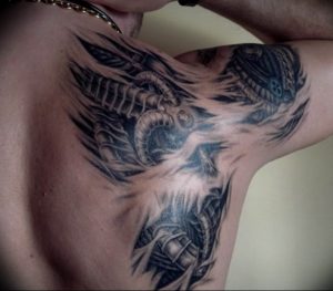 фото мужская тату биомеханика 06.04.2019 №025 - male tattoo biomechani - tattoo-photo.ru