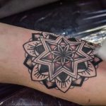 фото оберег мандала тату 03.04.2019 №063 - Mandala tattoos - tattoo-photo.ru