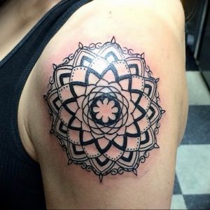 фото оберег мандала тату 03.04.2019 №081 - Mandala tattoos - tattoo-photo.ru