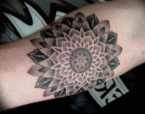 фото оберег мандала тату 03.04.2019 №090 - Mandala tattoos - tattoo-photo.ru