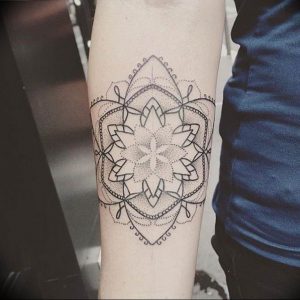 фото оберег мандала тату 03.04.2019 №097 - Mandala tattoos - tattoo-photo.ru