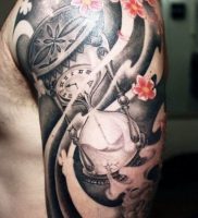 фото оберегающие тату на плече 03.04.2019 №006 — shoulder tattoos — tattoo-photo.ru