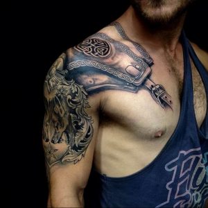фото оберегающие тату на плече 03.04.2019 №007 - shoulder tattoos - tattoo-photo.ru