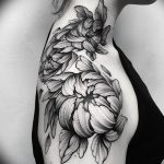 фото оберегающие тату на плече 03.04.2019 №022 - shoulder tattoos - tattoo-photo.ru