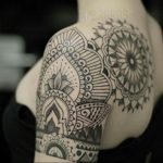 фото оберегающие тату на плече 03.04.2019 №035 - shoulder tattoos - tattoo-photo.ru