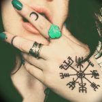 фото руны обереги тату 03.04.2019 №011 - runes amulets tattoo - tattoo-photo.ru