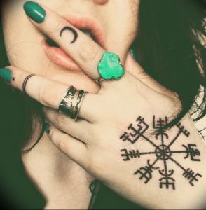 фото руны обереги тату 03.04.2019 №011 - runes amulets tattoo - tattoo-photo.ru