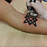 фото сильные тату обереги 03.04.2019 №021 - strong tattoos amulets - tattoo-photo.ru