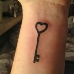 фото тату Ключ 03.05.2019 №012 - tattoo key - tattoo-photo.ru