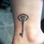 фото тату Ключ 03.05.2019 №062 - tattoo key - tattoo-photo.ru