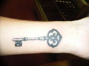 фото тату Ключ 03.05.2019 №078 - tattoo key - tattoo-photo.ru