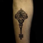 фото тату Ключ 03.05.2019 №095 - tattoo key - tattoo-photo.ru