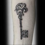 фото тату Ключ 03.05.2019 №158 - tattoo key - tattoo-photo.ru