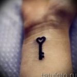 фото тату Ключ 03.05.2019 №163 - tattoo key - tattoo-photo.ru