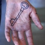 фото тату Ключ 03.05.2019 №190 - tattoo key - tattoo-photo.ru