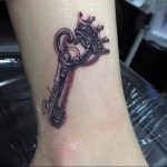 фото тату Ключ 03.05.2019 №232 - tattoo key - tattoo-photo.ru