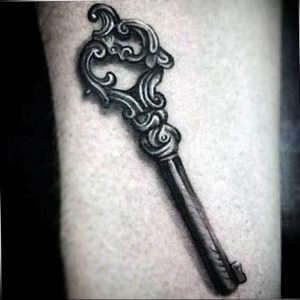 фото тату Ключ 03.05.2019 №233 - tattoo key - tattoo-photo.ru