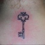 фото тату Ключ 03.05.2019 №252 - tattoo key - tattoo-photo.ru