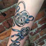 фото тату Ключ 03.05.2019 №253 - tattoo key - tattoo-photo.ru