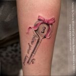 фото тату Ключ 03.05.2019 №257 - tattoo key - tattoo-photo.ru