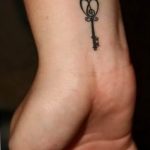 фото тату Ключ 03.05.2019 №266 - tattoo key - tattoo-photo.ru