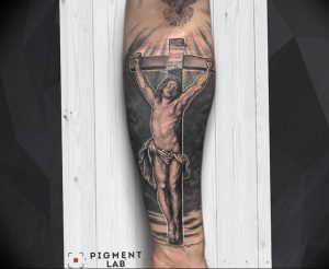 фото тату Распятие 01.05.2019 №015 - crucifix tattoo - tattoo-photo.ru