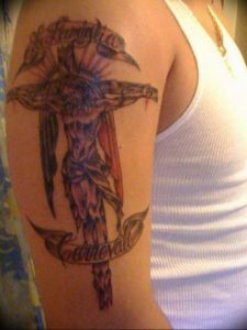 фото тату Распятие 01.05.2019 №035 - crucifix tattoo - tattoo-photo.ru