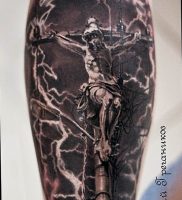 фото тату Распятие 01.05.2019 №052 — crucifix tattoo — tattoo-photo.ru