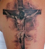 фото тату Распятие 01.05.2019 №053 — crucifix tattoo — tattoo-photo.ru